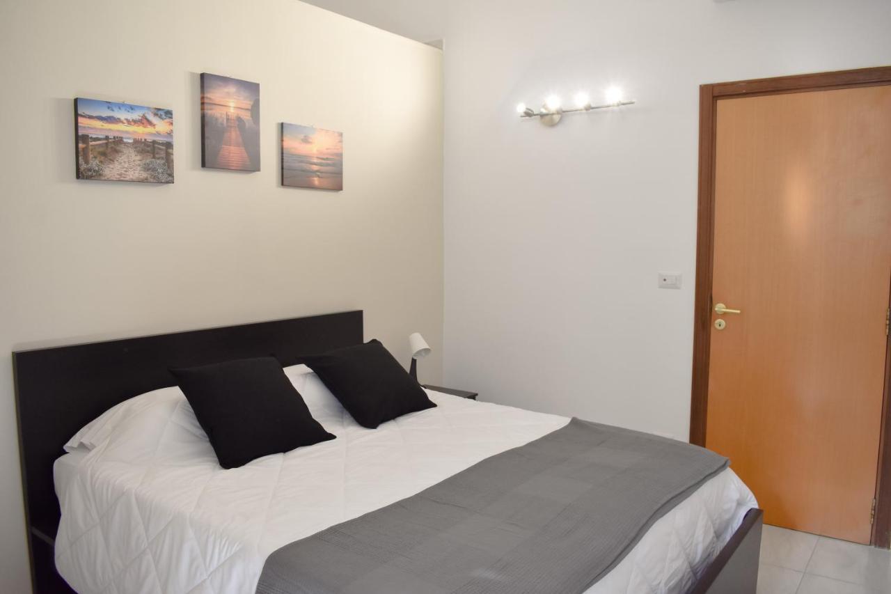 Your Home, In The Center Of Bari Extérieur photo