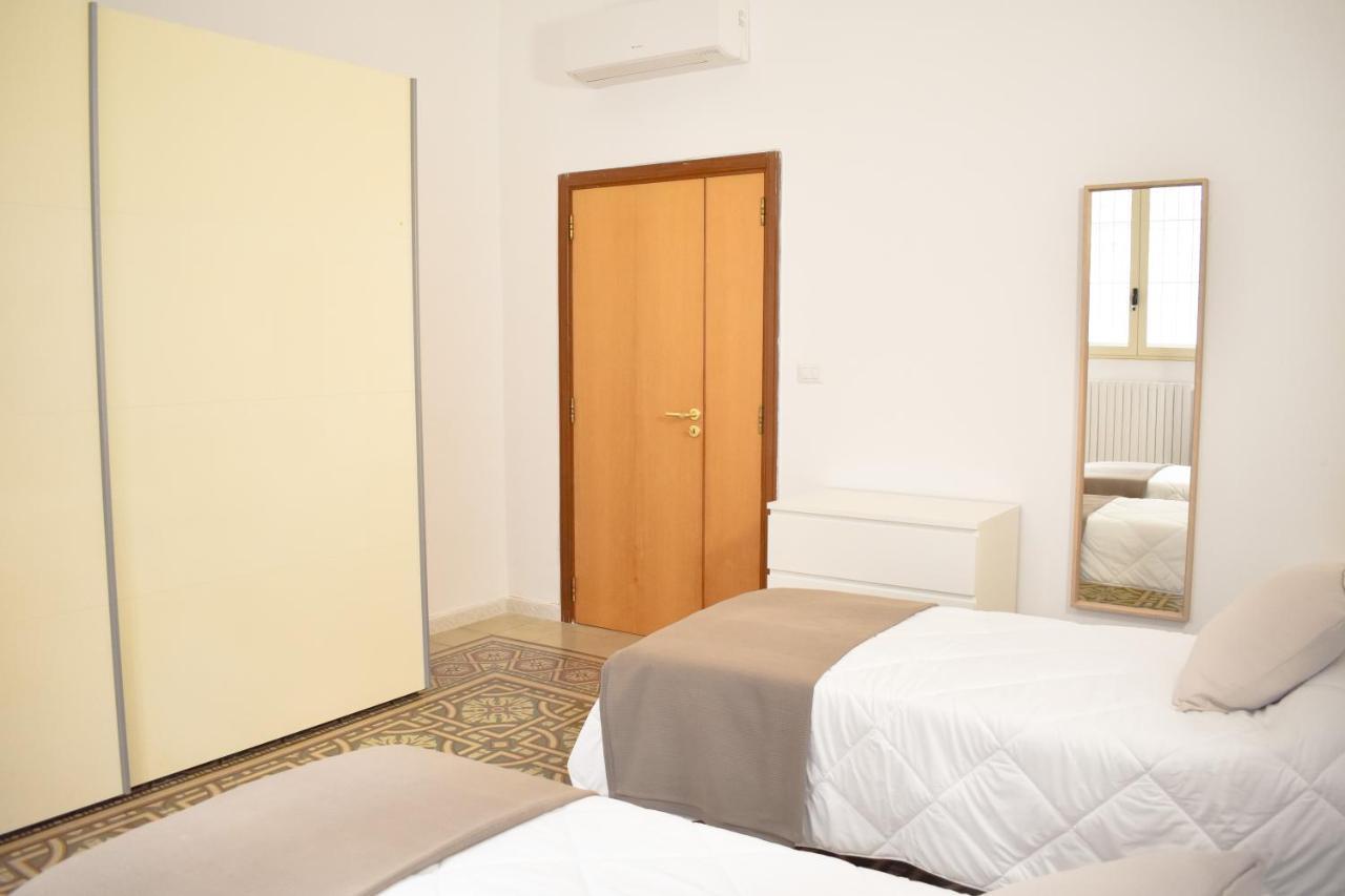 Your Home, In The Center Of Bari Extérieur photo